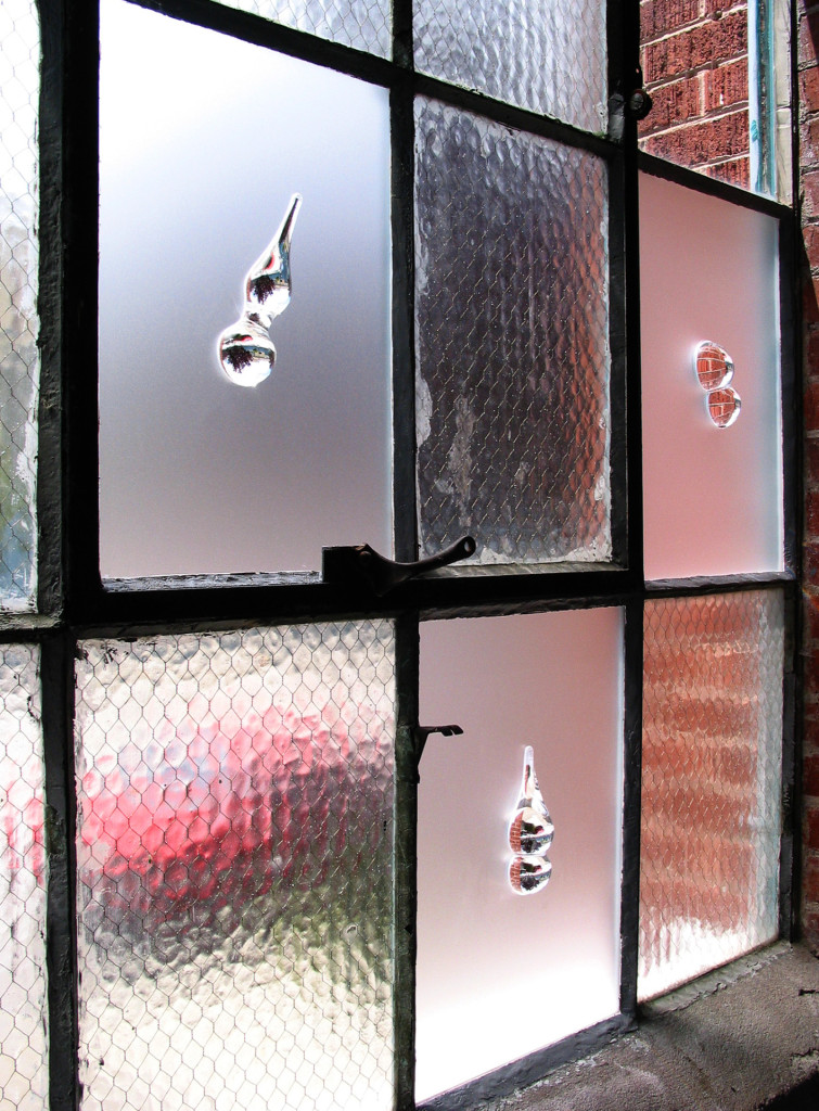 07_So-Ex-window-three